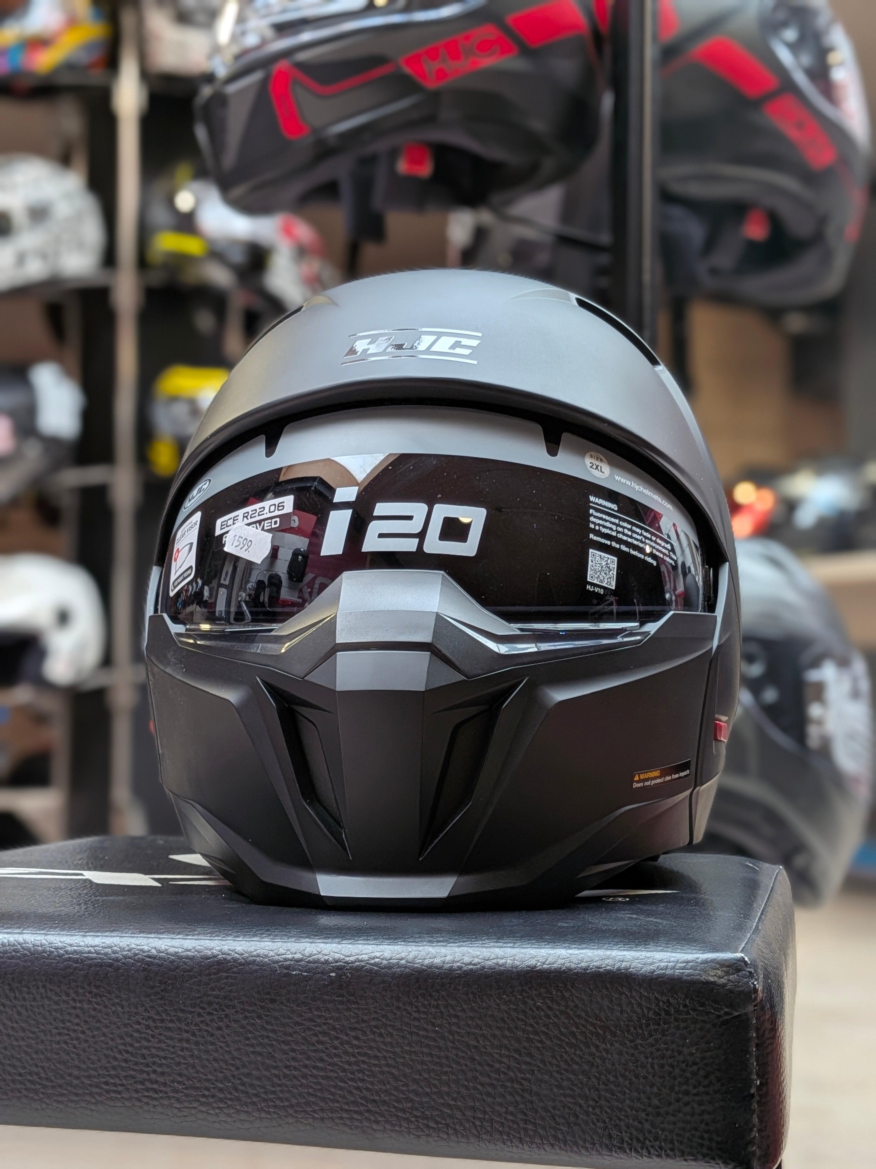 HJC i20 Semi Flat Pilot Sort