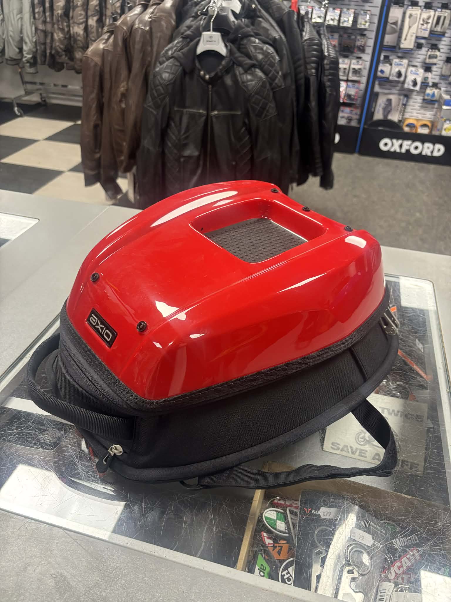 Axio Tanktaske 16L Magnet Rød/Sort