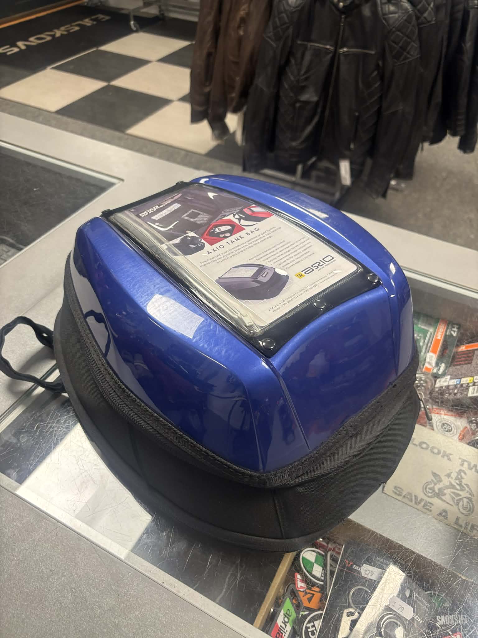 Axio Tanktaske 16L Magnet Blå/Sort